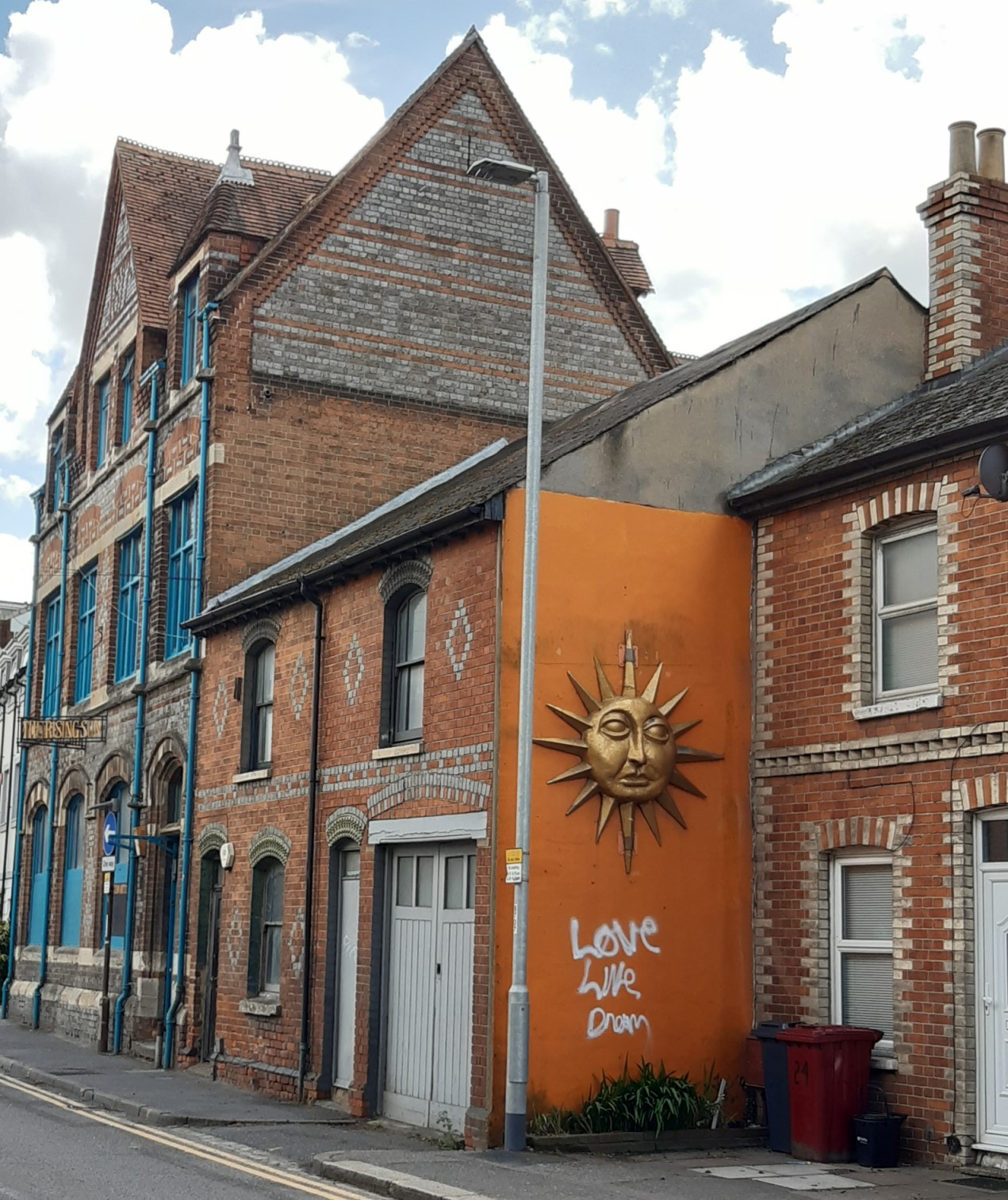 Rising-Sun-Arts-Centre which we pass en-route
